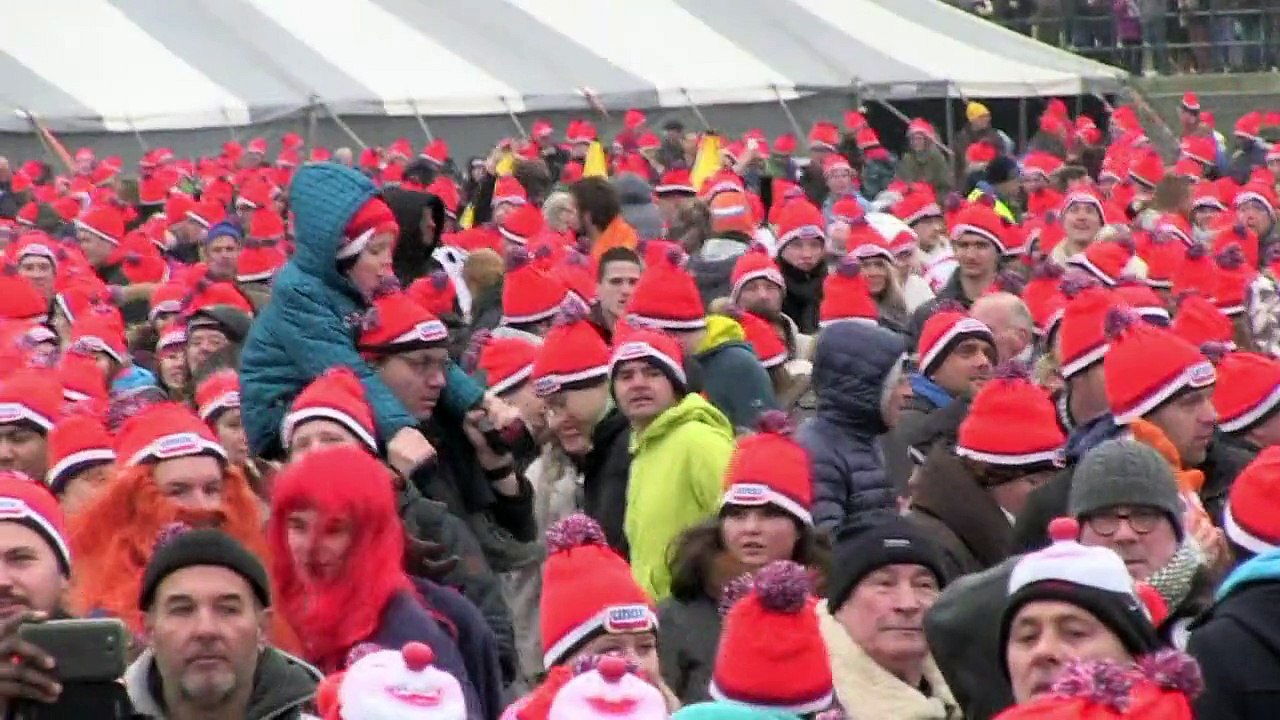 Kaltstart 2015 beim Neujahrsschwimmen: Nichts für Warmduscher