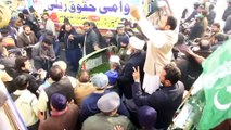 Siraj Ul Haq driving the Rikshaw himself and leading the Rally