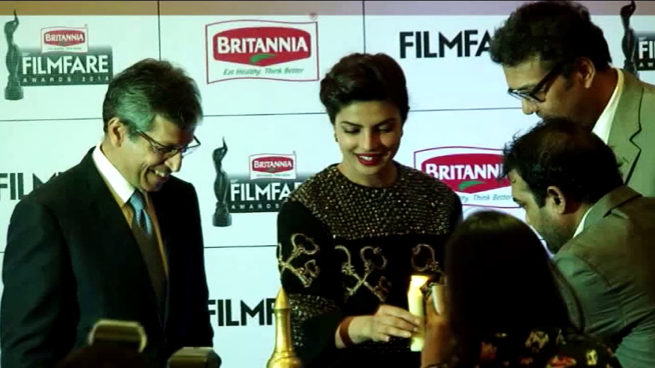 Deepika Padukone and Priyanka Chopra togeather in Bollywood New Movie Bajirao Mastan
