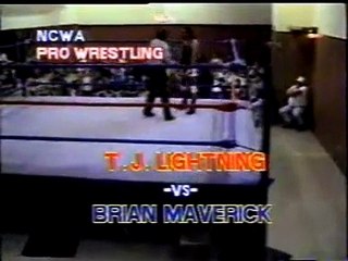 TJ Lightning vs Brian Maverick