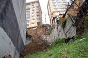Toprak Kayması Sonucu Hasar Gören Apartman Mühürlendi