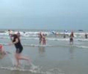 Yeni yılı soğuk suda karşıladılar