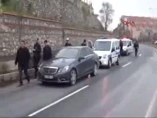 Çaldığı lüks otomobil ile sevgilisini gezdirirken yakalandı