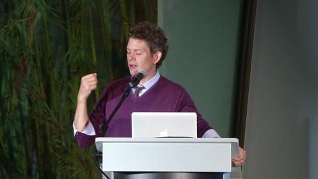Thomas Goetz: Will Antibiotics Make Ebola Crisis Worse?