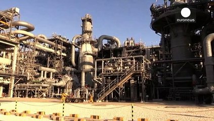 El petróleo vuelve a bajar de los 56 dólares, tal como ocurrió al cerrar el año