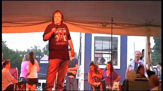Bryan Clark sings Amazing Grace at Elvis Week 2012 video