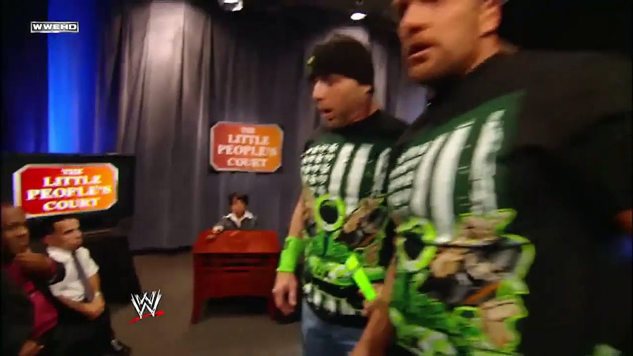 WWE RAW 2009 Little People's Court [Español Latino]