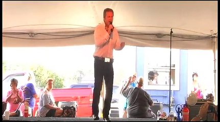 Colin Paul sings Faded Love at Elvis Week video
