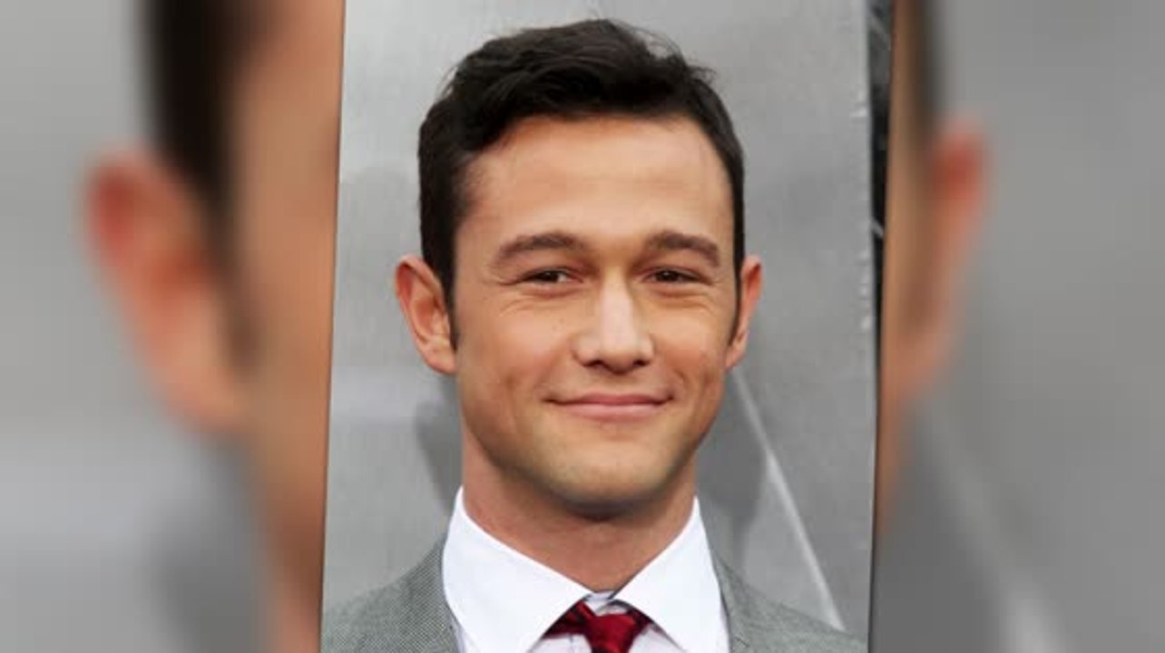 Joseph Gordon-Levitt Ties The Knot