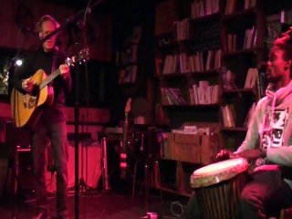 Poil dabs la main à Aion Bar