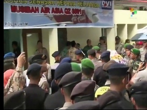 30 bodies from AirAsia flight recovered from Java Sea