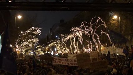 Budapeşte'de Hükümet Karşıtı Protesto