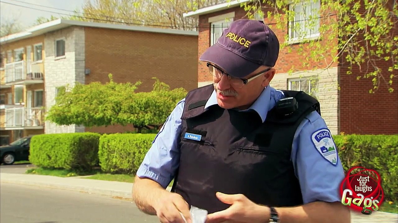 Cop Shoots Own Finger Prank