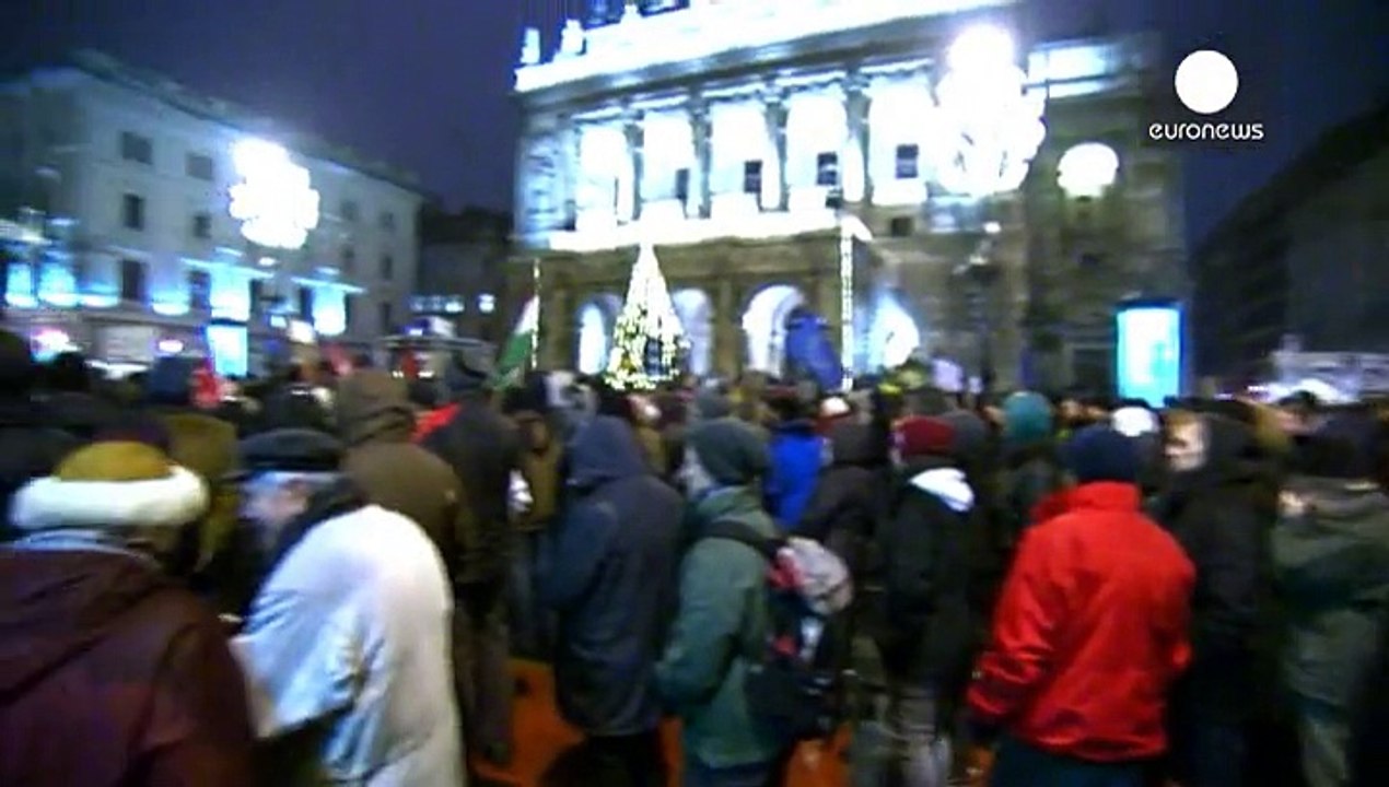 Mehrere tausend Ungarn demonstrieren gegen ihre Regierung