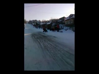 Gros FAIL en luge : il explose un portail!