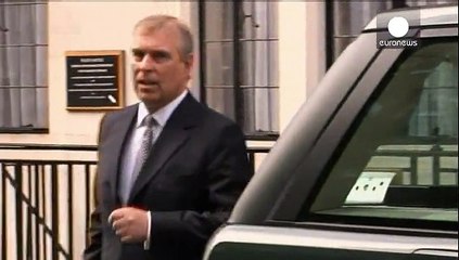 İngiltere Prensi Andrew reşit olmayan bir kızla ilişkiye girmekle suçlanıyor