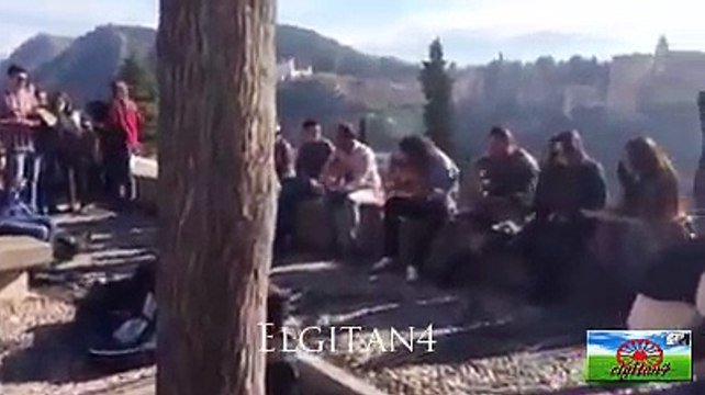 Cantando Pedacitos de ti de David Barrull desde el Mirador de San Nicolas