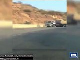 Brave Pakistani Man Stops 22 Wheeler Brake-Failed Truck on Motorway.