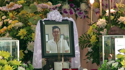 Crash AirAsia: veillées et prières en mémoire des victimes