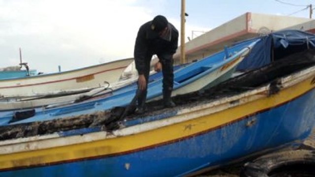 İsrail Askerleri Filistinli Balıkçıya Ateş Açtı