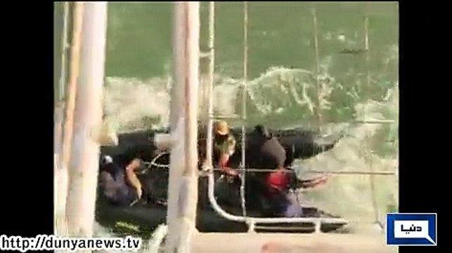 Dunya News - Crews find more AirAsia Flight victims as black box search continues