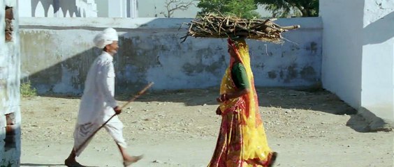 Unbelievable! Alien Discovers Earth’s Skin Color Is the Same as His Planet 🌍