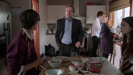 Extrait du 10x04 de waterloo road