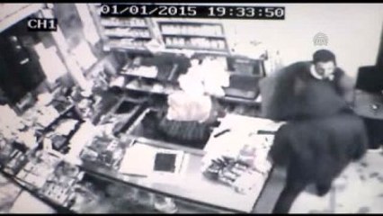 Bıçakla Soyguna Girdiği Market Sahibinden "Helallik" Aldıktan Sonra Kaçtı