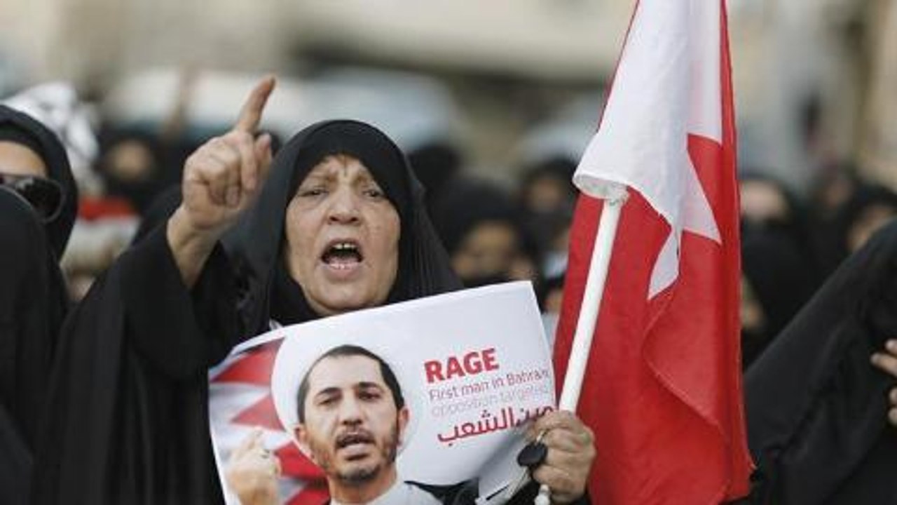 Clashes erupt at demonstrations in Bahrain