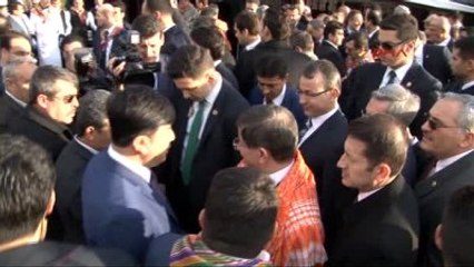 Başbakan Davutoğlu, Osmaniye'de Yörük Çadırını Ziyaret Etti