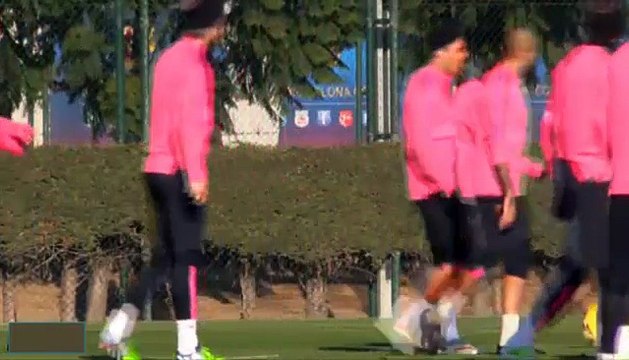 Tremendo empujon de Luis Suarez a Neymar | Luis Suarez pushes Neymar Training FC Barcelona