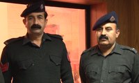 Karachi :Policeman Sets Great Example Of Honesty