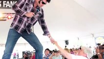 Travis Powell sings BURNING LOVE at Elvis Week 2013 video