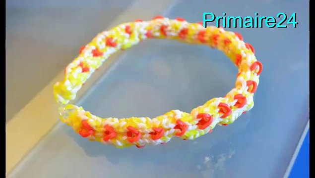 Bracelet en élastiques avec des petits coeurs Rainbow Loom DIY hexafish