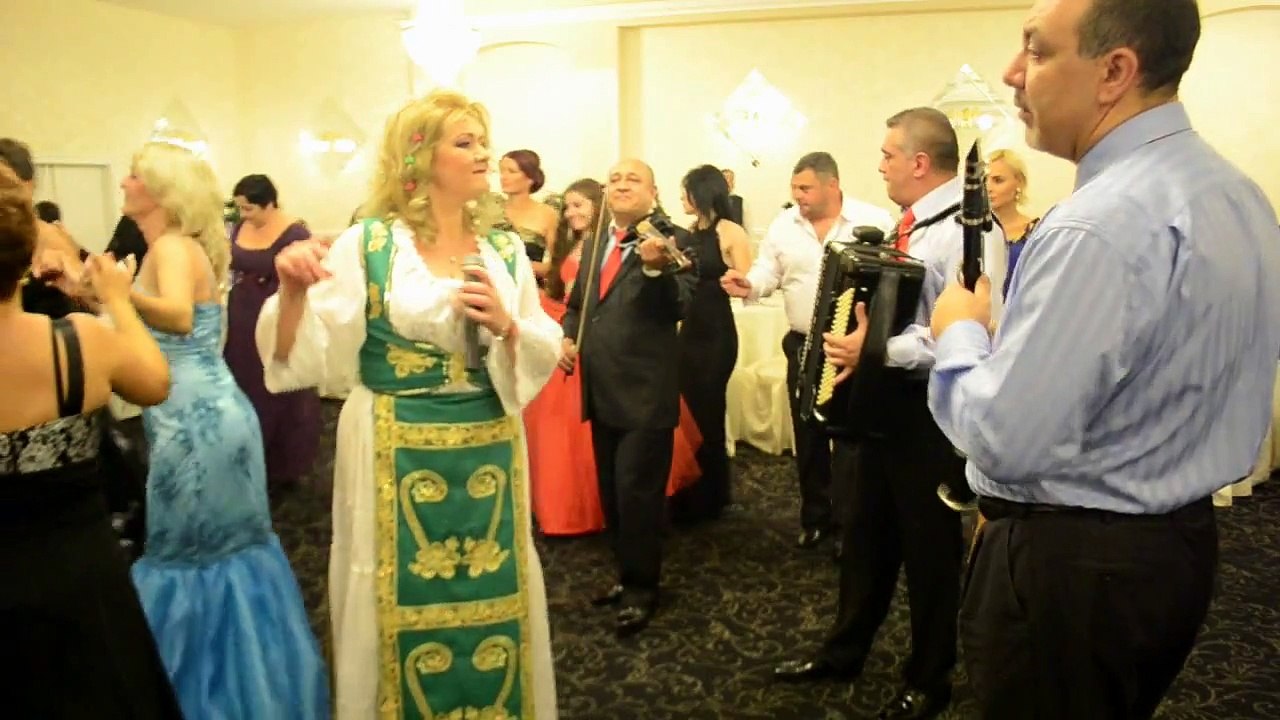 Formatie Pentru Evenimente Deplasari in  Toata Tara - Muzica Live - Formatie Nunta