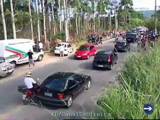 População expulsa invasores do mst em SC