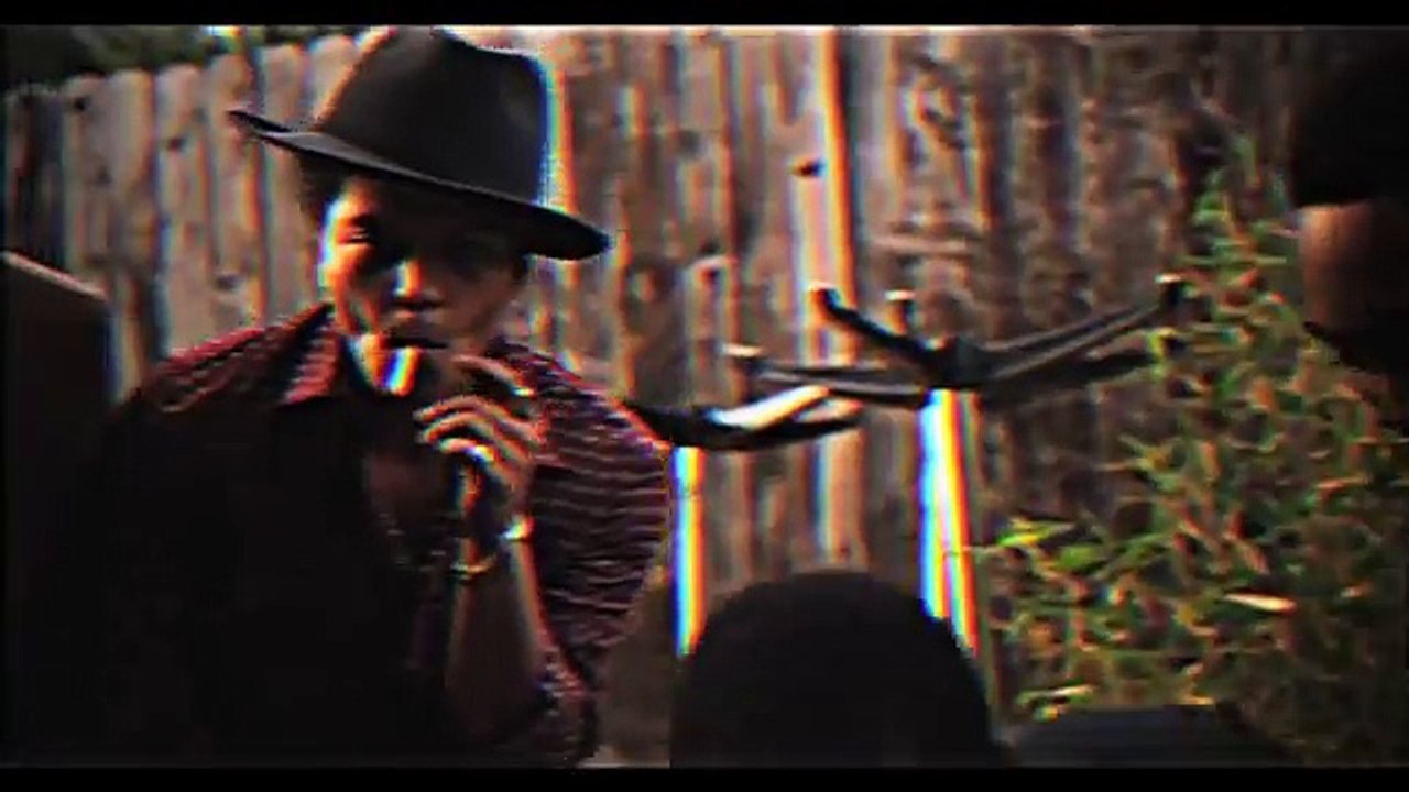 Bruno Mars - Locked Out Of Heaven [OFFICIAL VIDEO]