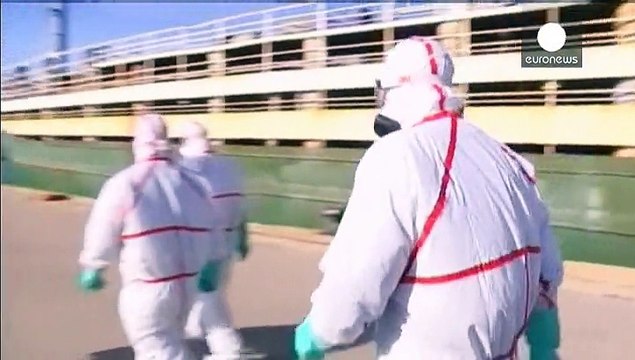 پرداخت چهار تا هشت هزار دلار توسط مسافران سوری کشتی پهلو گرفته در ایتالیا