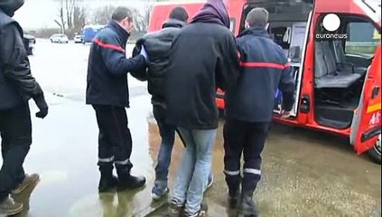 Confrontos entre imigrantes em Calais