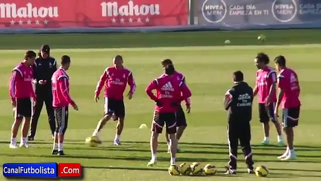 Cristiano Ronaldo se enfada por estar en el centro del rondo - Entrenamiento Real Madrid 2015