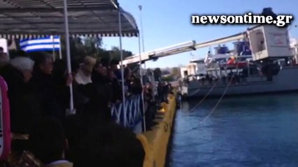 newsontime.gr - Ο άθεος Τσίπρας απελευθερώνει το περιστέρι των Θεοφανείων