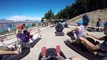 Descente de fou : course entre des luges et des karts!