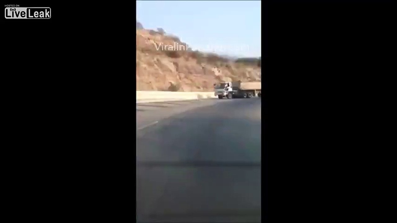 Athar Yad Ali, A Brave Pakistani Man who Stops 22 Wheeler Brake-Fail Trailer