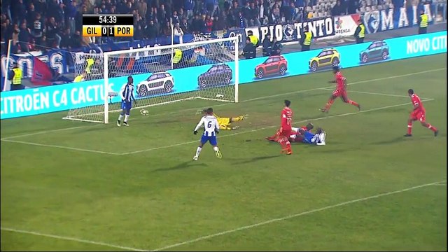 VIRAL: Football: Superbe talonnade de Martins pour Porto
