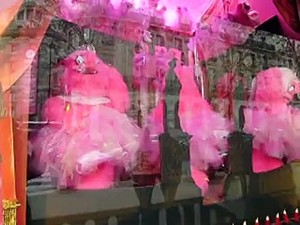 2014 Paris Galeries Lafayette Vitrines animées de Noël (vidéo 1)
