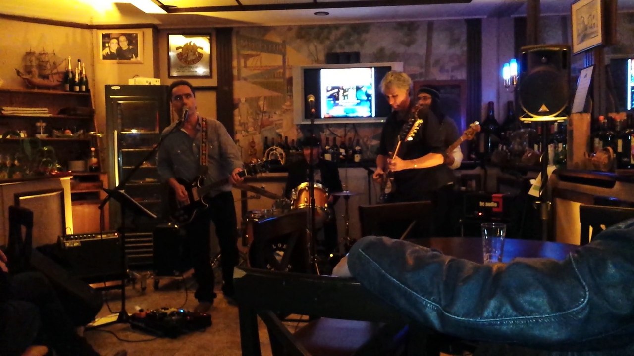 Denis Van, Gilles Fegeant & Los Wackos : It Takes A Lot To Laugh, It Takes A Train To Cry