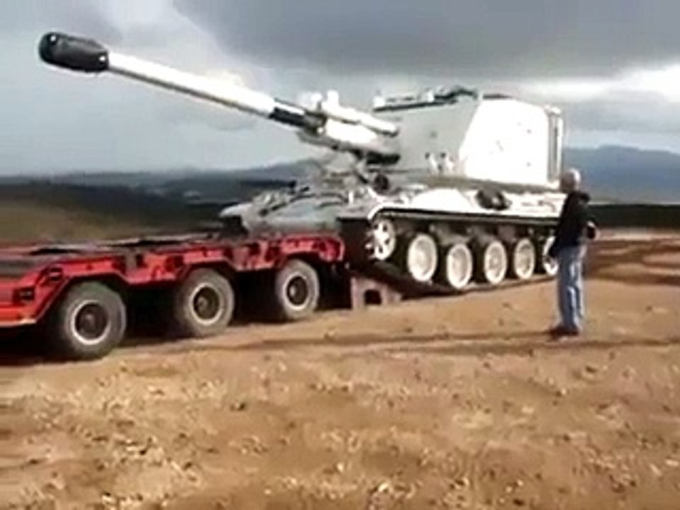 Army Tank On The Truck - Video Dailymotion