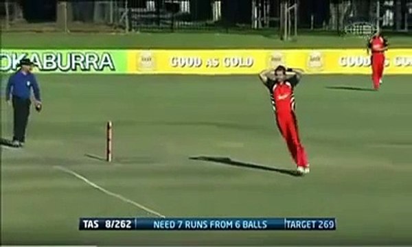 Worst Run Out miss ever in Cricket History Ever -Fielding Fail