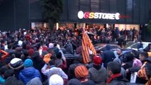 Galatasaray'ı Yüzlerce Taraftarı Meşalelerle Uğurladı