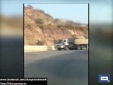 Pakistani Brave Man Stops 22 Wheeler Brake-Failed Truck on road - Video Dailymotion